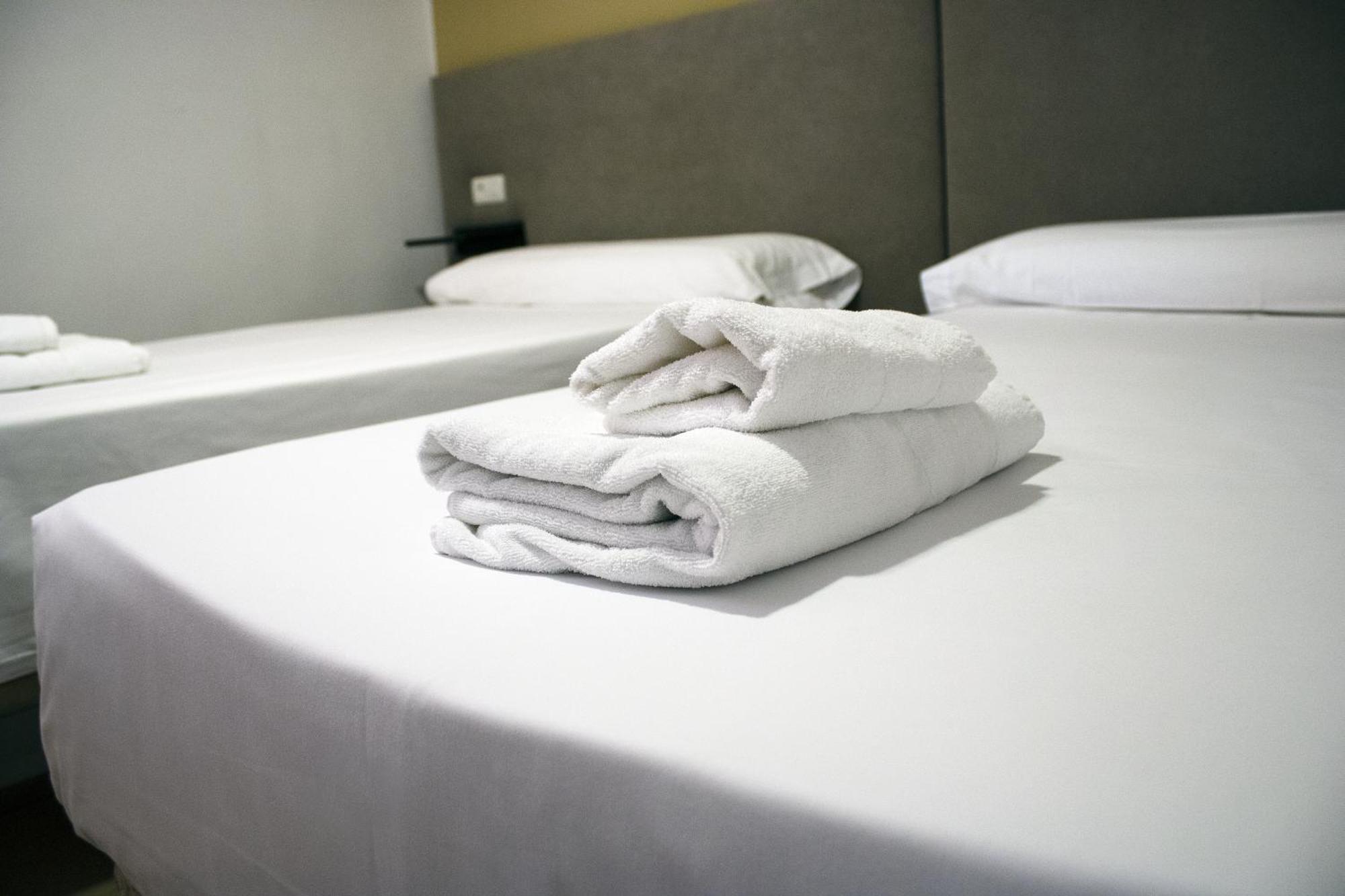 Hostal Valdepenas By Bossh Hotels Екстериор снимка