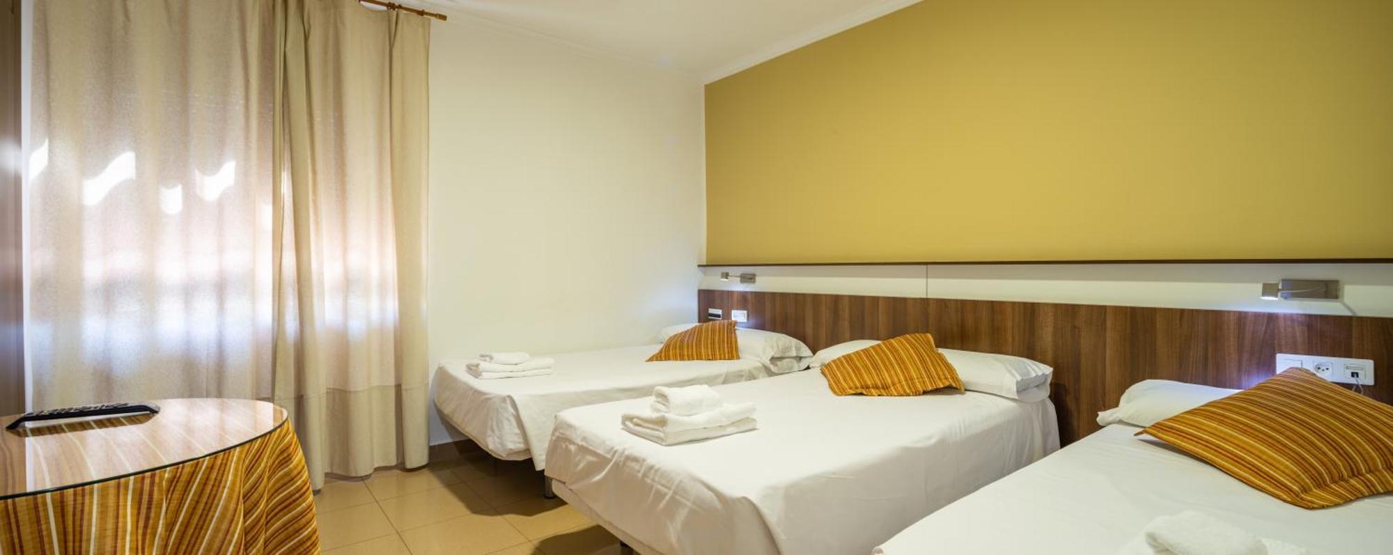 Hostal Valdepenas By Bossh Hotels Екстериор снимка